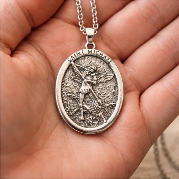 Silver Saint Michael Archangel Pendant Necklace - protection and strength - Picture 2 of 3